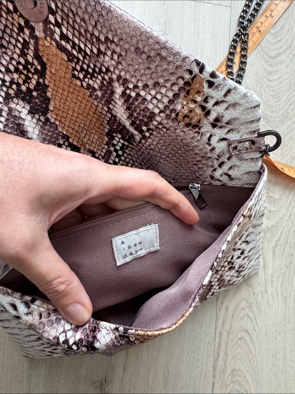 Clutch 🆕 - Picture 8 of 8
